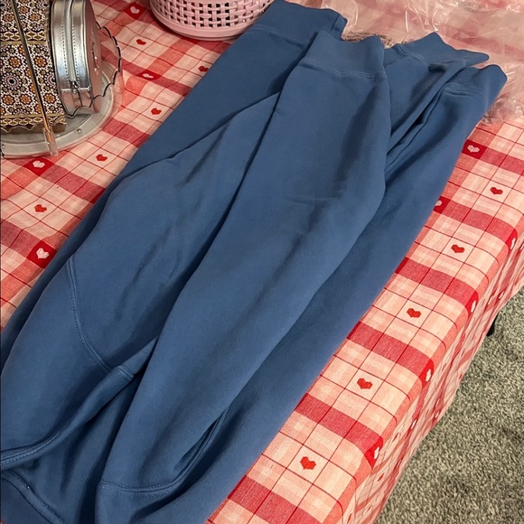 Summer Fridays New York Sweatshirt - Picture 5 of 8